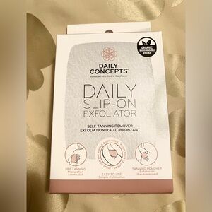 Daily Concepts Slip-On Exfoliator Self Tanning Remover
